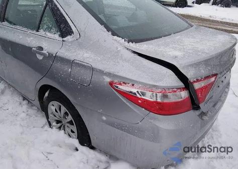 2016 Toyota Camry Le z USA, uszkodzony, nr VIN 4T1BF1FK4GU201114